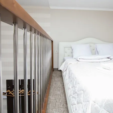 Aura & Aura Hotel